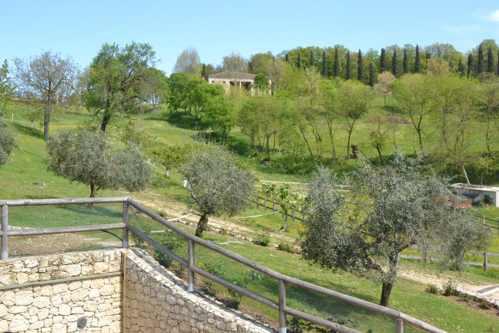 ロニーゴ Casale La Rocchetta Bed & Breakfast エクステリア 写真