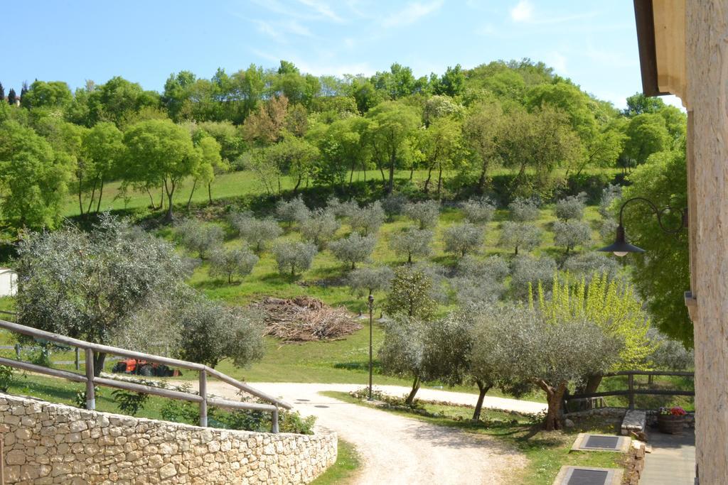 ロニーゴ Casale La Rocchetta Bed & Breakfast エクステリア 写真