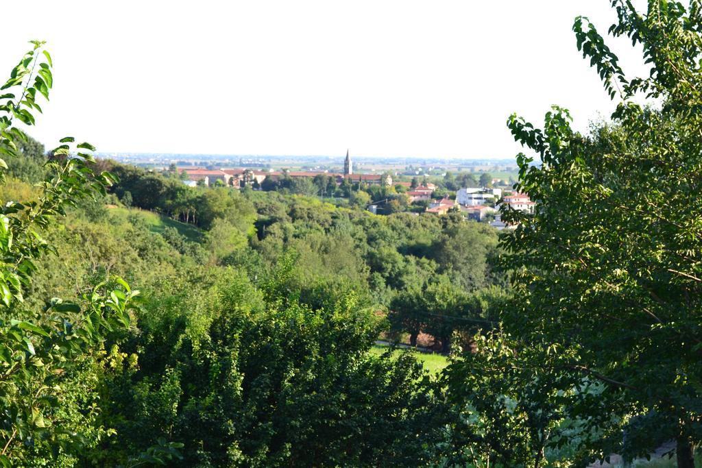 ロニーゴ Casale La Rocchetta Bed & Breakfast エクステリア 写真