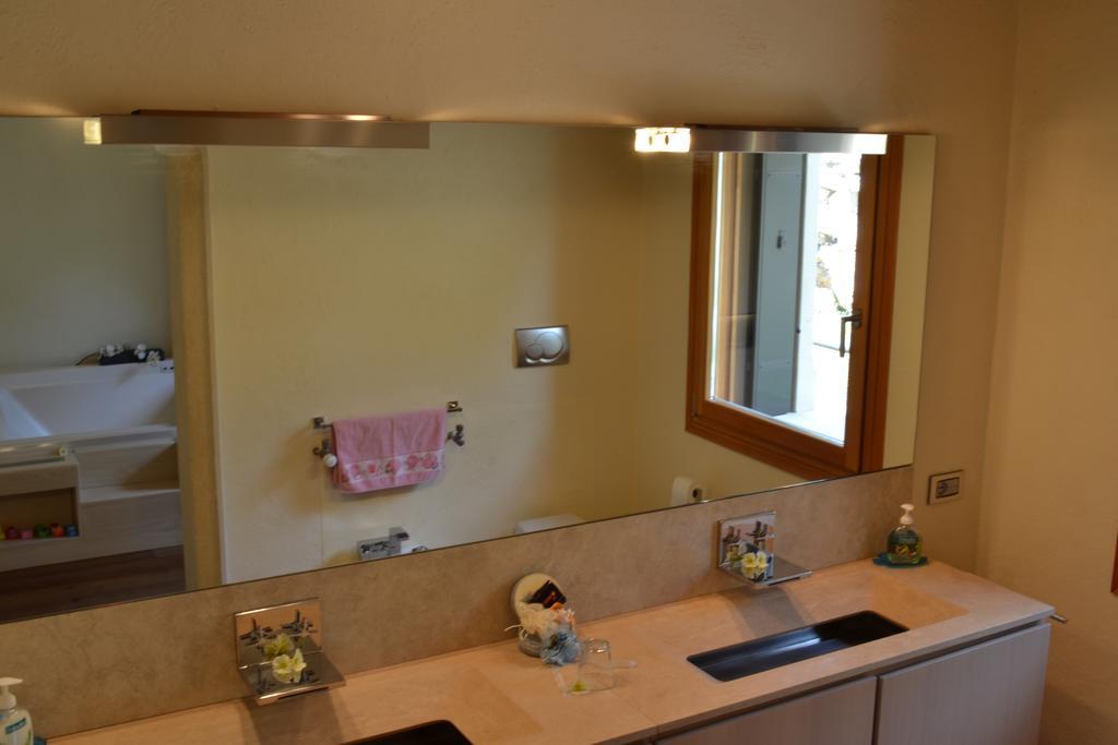 ロニーゴ Casale La Rocchetta Bed & Breakfast エクステリア 写真