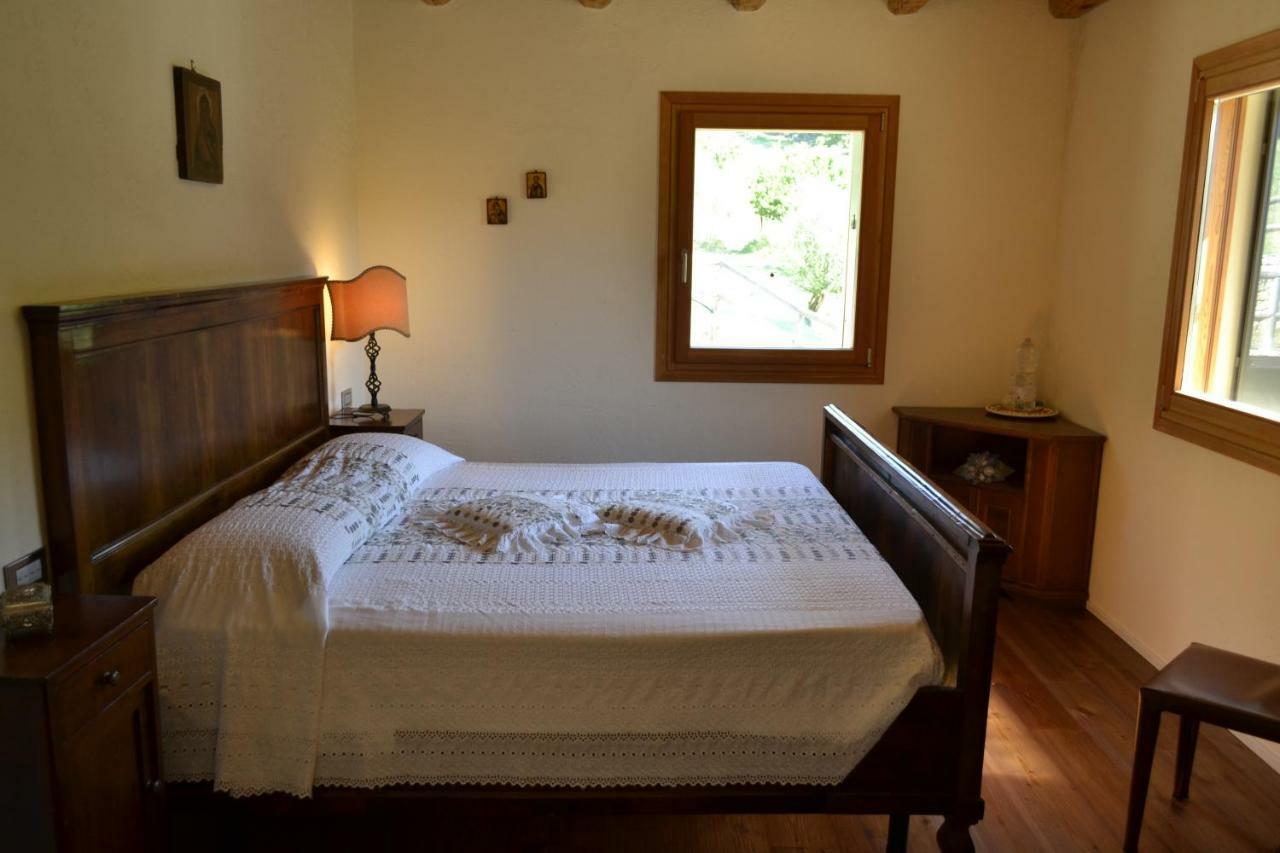 ロニーゴ Casale La Rocchetta Bed & Breakfast エクステリア 写真