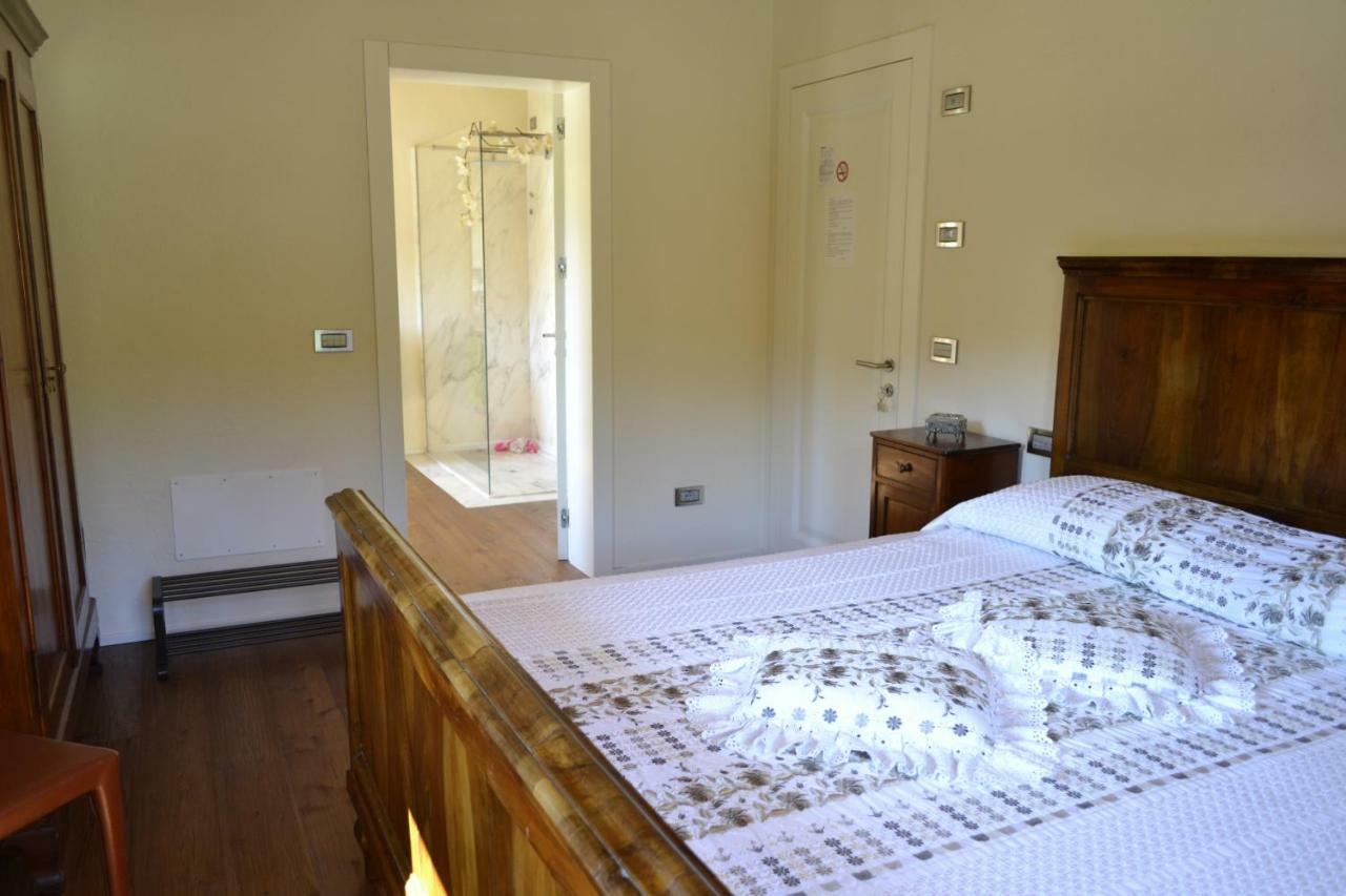 ロニーゴ Casale La Rocchetta Bed & Breakfast エクステリア 写真